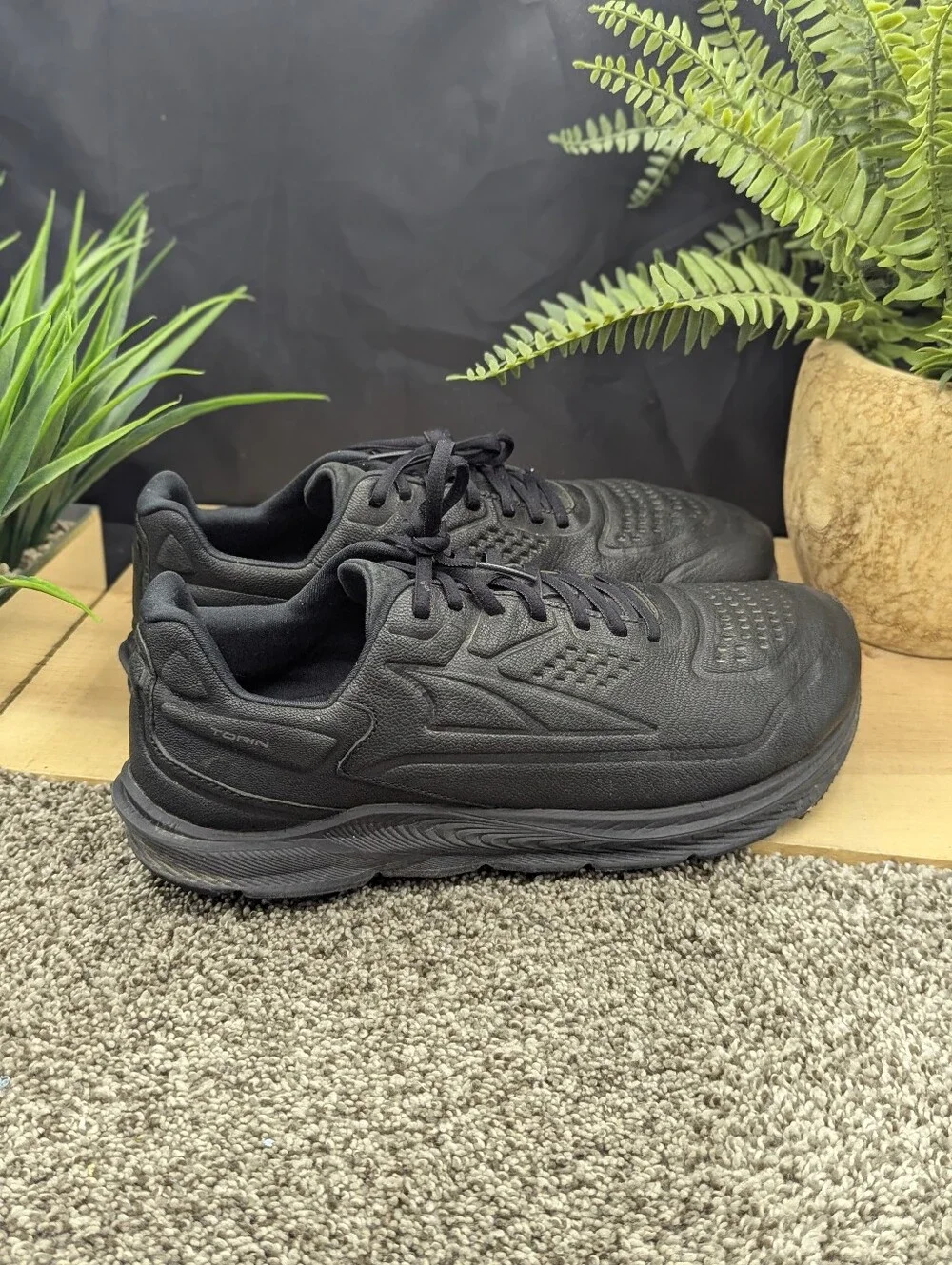 Altra Torin 5 Black Leather Mevs Size 11.5 Running Walking Shoes Casual Comfort